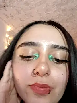 Snapshot of IvonneT chatting on 28, 2, 2025 IvonneT online show from 28, 2, 2025