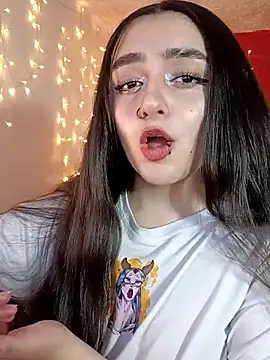 Snapshot of IvonneT chatting on 9, 3, 2025 IvonneT online show from 9, 3, 2025