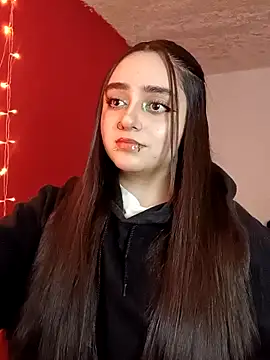 Snapshot of IvonneT chatting on 11, 10, 2025 IvonneT online show from 11, 10, 2025