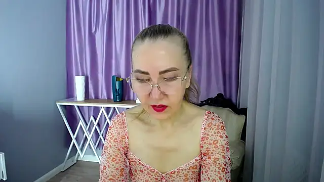 queen a n i online show from 3, 12, 2024