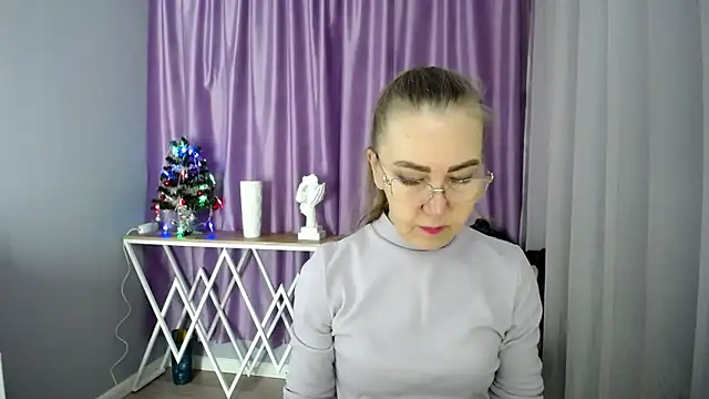 queen a n i online show from 5, 12, 2024
