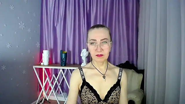 queen a n i online show from 17, 1, 2025