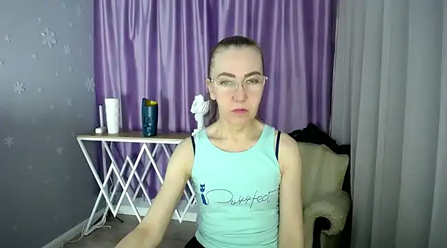 queen a n i online show from 28, 2, 2025