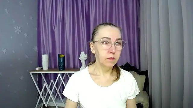 queen a n i online show from 22, 3, 2025