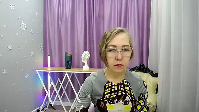 queen a n i online show from 17, 11, 2025