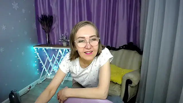 queen a n i online show from 10, 4, 2026