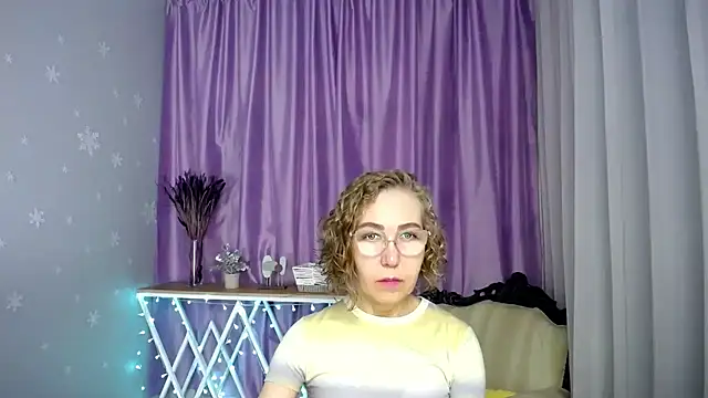 queen a n i online show from 13, 7, 2026