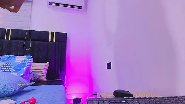 Snapshot of lay_navas chatting on 4, 12, 2025 lay navas online show from 4, 12, 2025