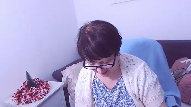 Snapshot of ChristaRose chatting on 2, 1, 2025 ChristaRose online show from 2, 1, 2025
