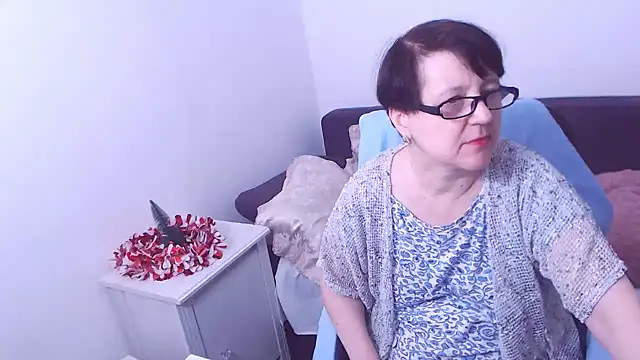 Snapshot of ChristaRose chatting on 5, 1, 2025 ChristaRose online show from 5, 1, 2025