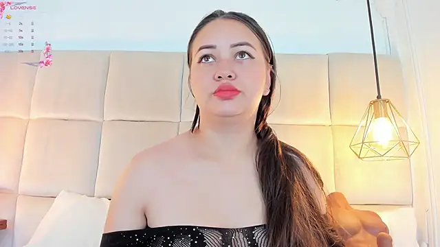 Snapshot of AnaisClark chatting on 4, 2, 2025 AnaisClark online show from 4, 2, 2025