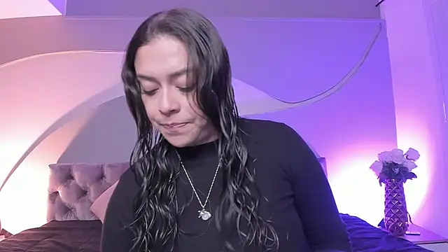 Nicolle W online show from 11, 2, 2025