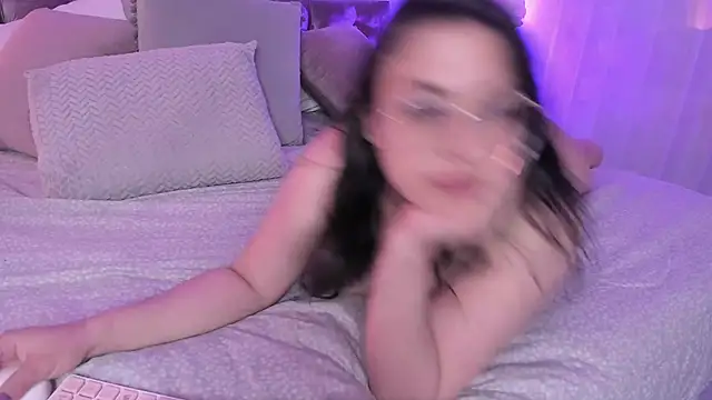 Nicolle W online show from 22, 2, 2025