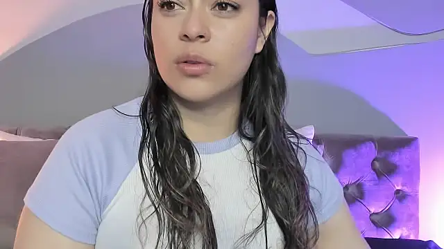 Nicolle W online show from 5, 3, 2025