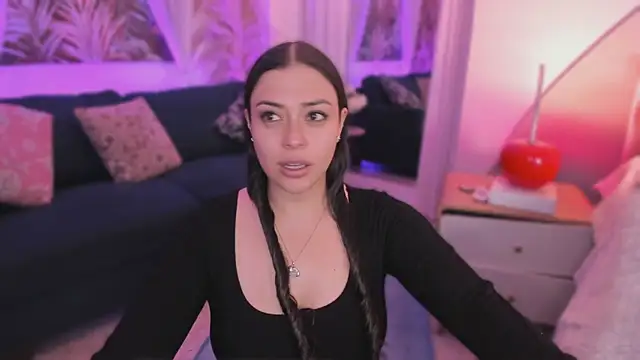 Nicolle W online show from 28, 11, 2025