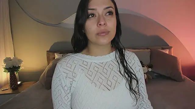 Nicolle W online show from 22, 12, 2025