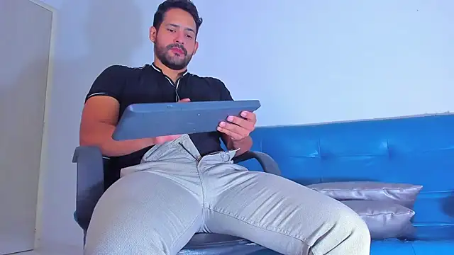 Snapshot of JorsMontero chatting on 5, 3, 2025 JorsMontero online show from 5, 3, 2025