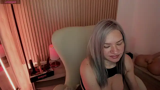 MarianL0ve online show from 28, 2, 2025