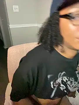 Snapshot of EatSweetMolly chatting on 28, 9, 2025 EatSweetMolly online show from 28, 9, 2025