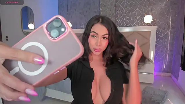 LeahJones  online show from 1, 3, 2025