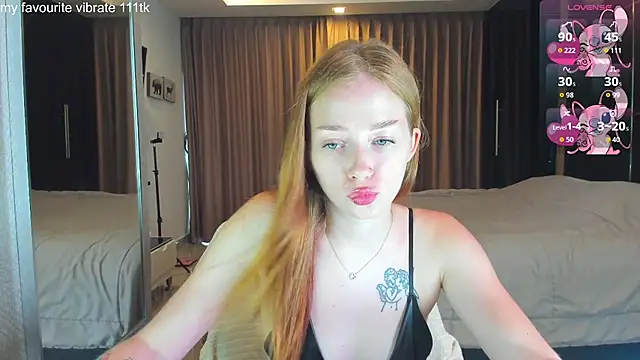 Hot Mia  online show from 7, 11, 2025