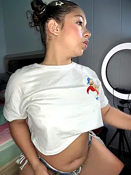 Snapshot of Shara_dreams chatting on 14, 9, 2025 Shara dreams online show from 14, 9, 2025
