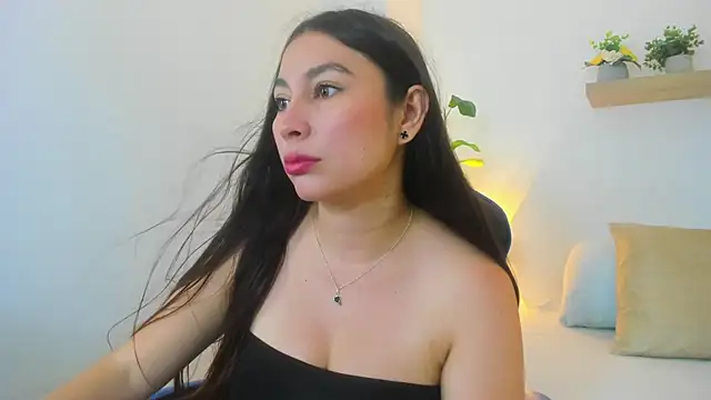 Snapshot of bella_99_ chatting on 13, 6, 2026 bella 99 online show from 13, 6, 2026