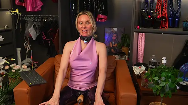 lacie le beauty online show from 26, 12, 2024