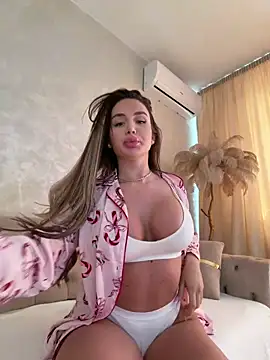 Snapshot of AshleySinn chatting on 14, 2, 2026 AshleySinn online show from 14, 2, 2026