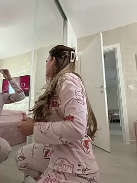 AshleySinn online show from 10, 3, 2026