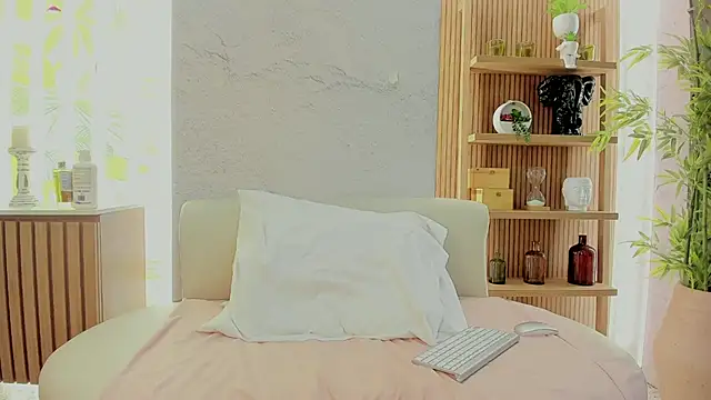 Scarleett 22 online show from 21, 2, 2026