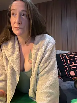 Mini And The Bear online show from 7, 2, 2026