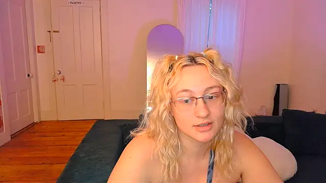Snapshot of ashleyblaydex chatting on 22, 6, 2026 ashleyblaydex online show from 22, 6, 2026