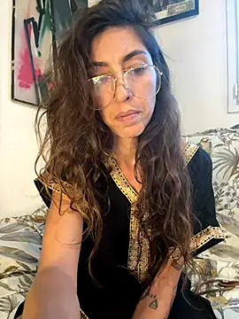 amanilouve online show from 25, 11, 2025