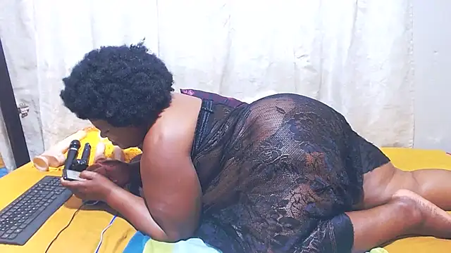 MatureBootyBabe4Uxx online show from 26, 2, 2026