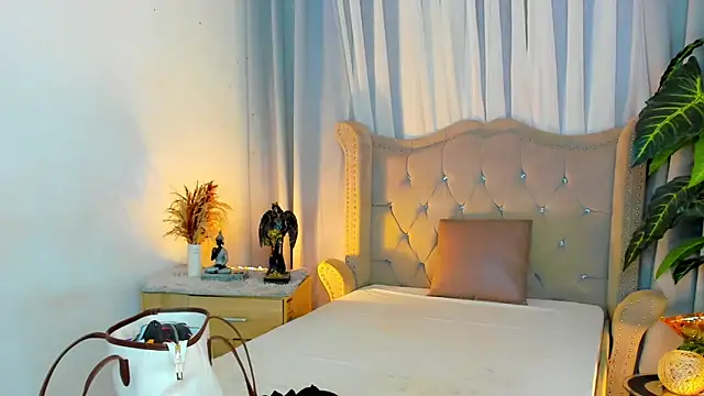 Snapshot of MistressSatisfactionOnTop chatting on 3, 11, 2025 MistressSatisfactionOnTop online show from 3, 11, 2025