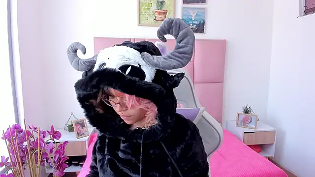 Snapshot of katalina_garcia chatting on 10, 2, 2026 katalina garcia online show from 10, 2, 2026