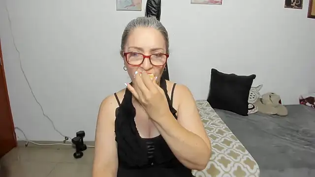 Snapshot of D-yanamilf chatting on 16, 10, 2025 D-yanamilf online show from 16, 10, 2025