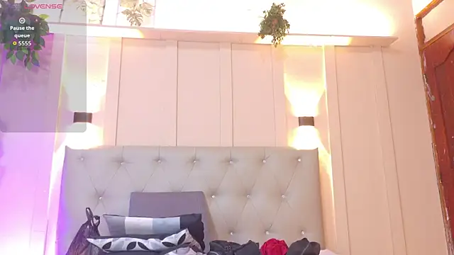 nicol snow online show from 15, 10, 2025