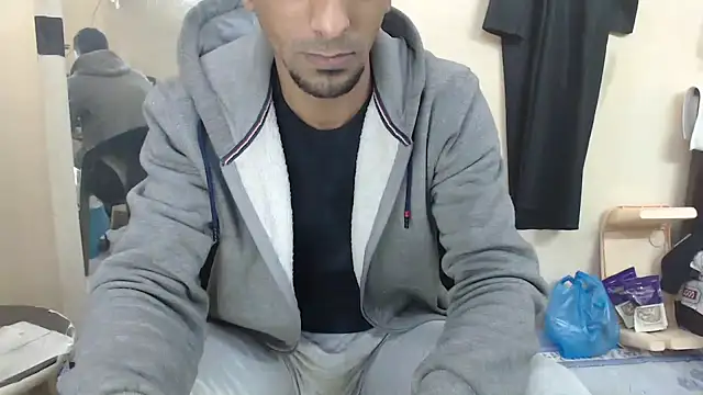 Snapshot of highguy chatting on 17, 12, 2024 highguy online show from 17, 12, 2024