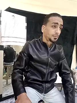 Snapshot of highguy chatting on 5, 1, 2025 highguy online show from 5, 1, 2025