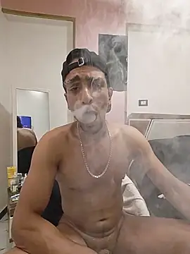 Snapshot of highguy chatting on 14, 7, 2026 highguy online show from 14, 7, 2026