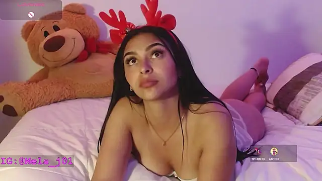 Melaniie01 online show from 31, 12, 2024