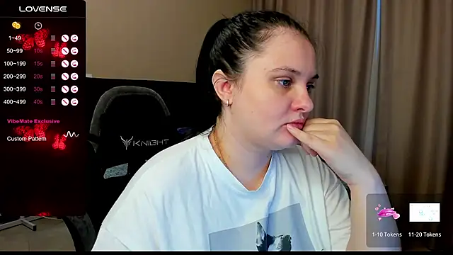 Snapshot of AlanaBrox chatting on 27, 10, 2025 AlanaBrox online show from 27, 10, 2025