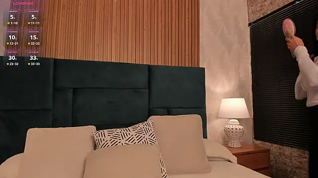 Kareena chopra online show from 12, 11, 2025