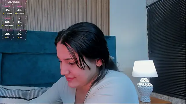 Snapshot of Kareena_chopra chatting on 30, 6, 2026 Kareena chopra online show from 30, 6, 2026