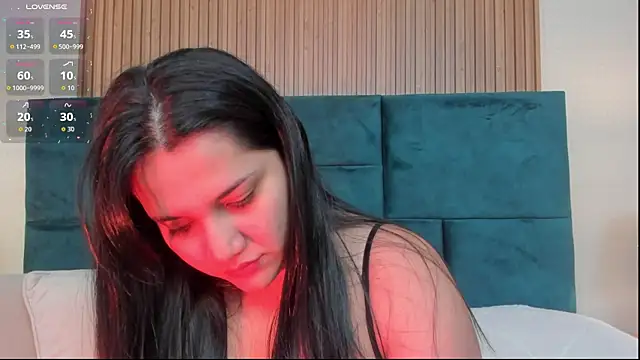 Snapshot of Kareena_chopra chatting on 22, 7, 2026 Kareena chopra online show from 22, 7, 2026