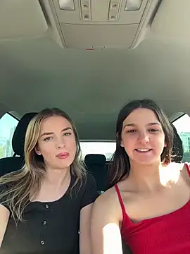 Snapshot of DoriDeluxe66 chatting on 22, 3, 2025 DoriDeluxe66 online show from 22, 3, 2025