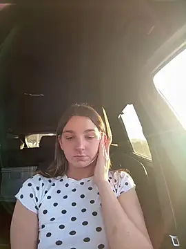 Snapshot of DoriDeluxe66 chatting on 18, 9, 2025 DoriDeluxe66 online show from 18, 9, 2025