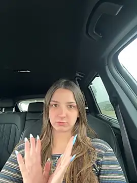 Snapshot of DoriDeluxe66 chatting on 13, 10, 2025 DoriDeluxe66 online show from 13, 10, 2025